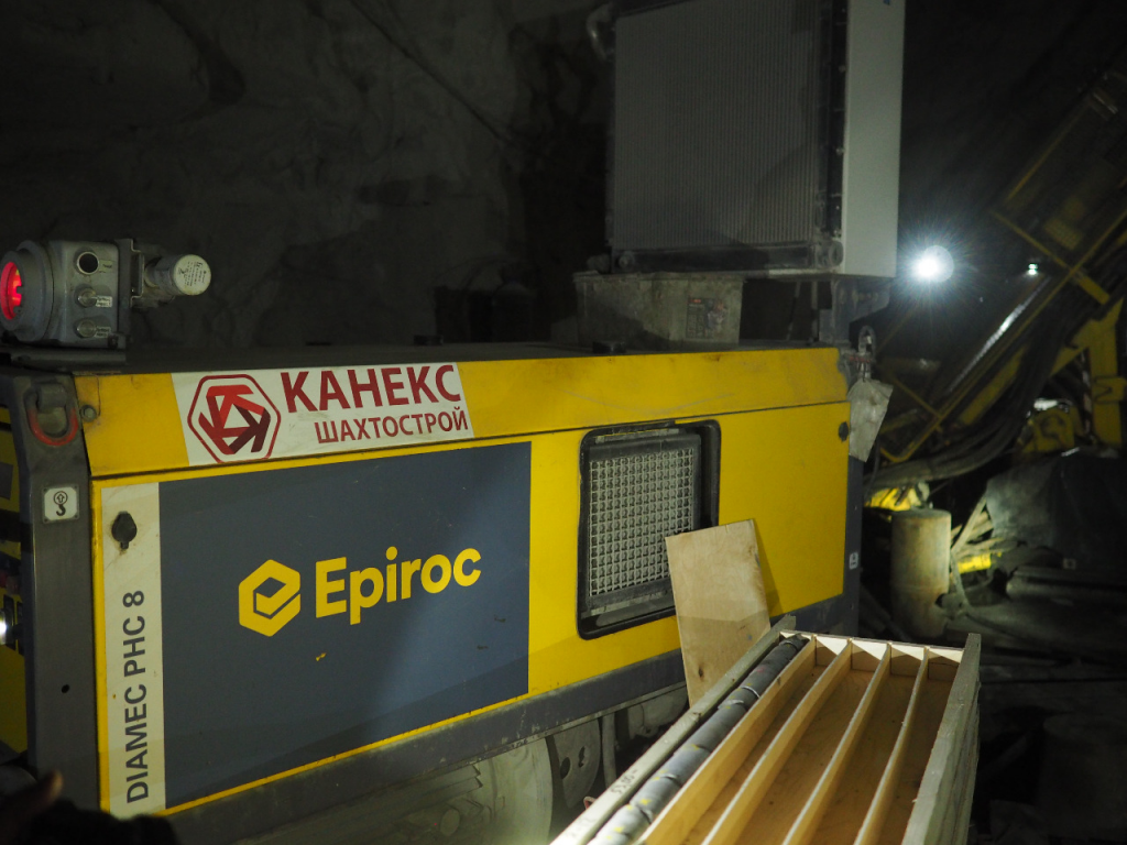 Epiroc Diamec U6 колонкового бурения2.png
